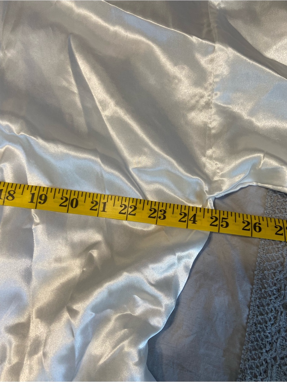 Source Unknown White Satin Bride Robe with Rhinestone Script - Picture 4 of 7